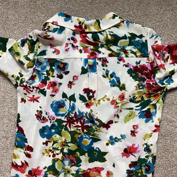 Pleione floral blouse, size Medium. - Picture 2 of 4